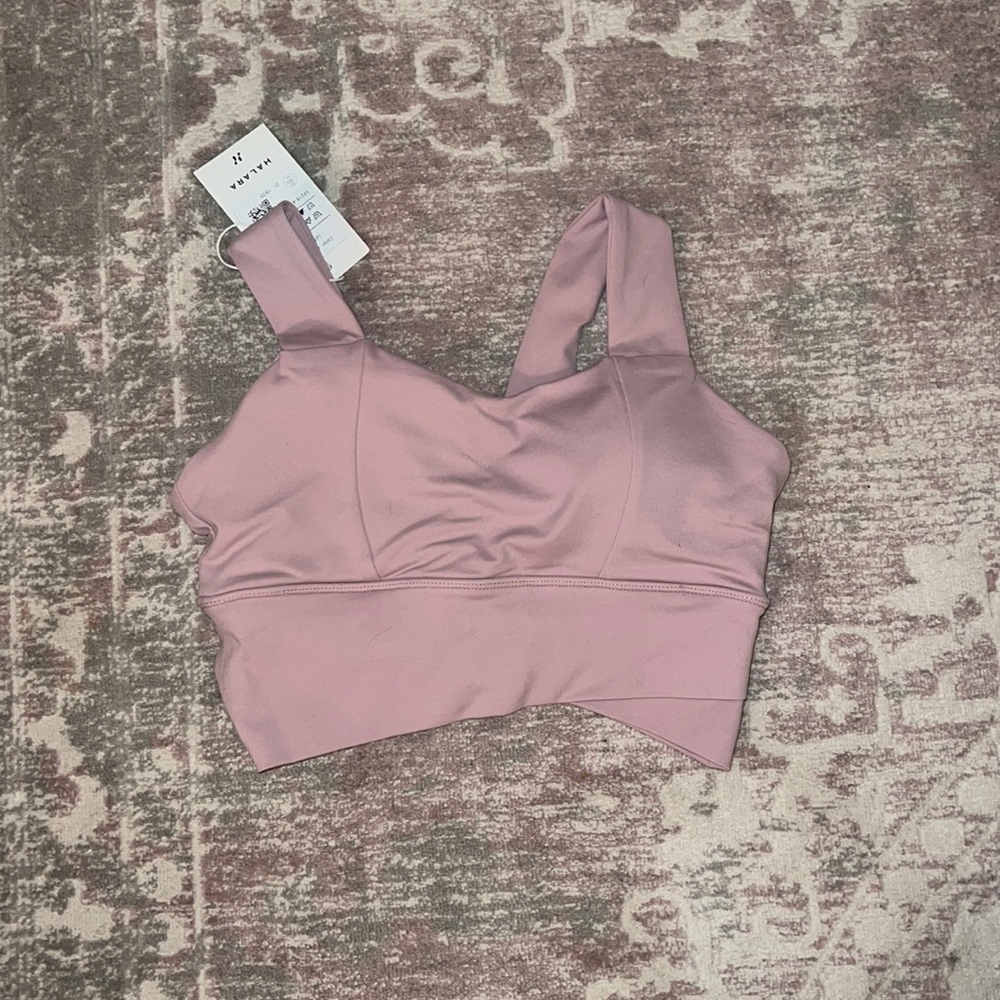 Halara sports bra